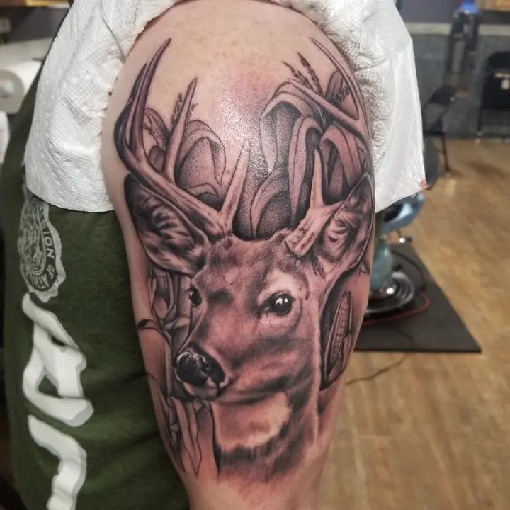 Realistic whitetail buck by Anna Carlson